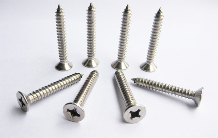 Vít bước dày thường được sử dụng cho các vật liệu mềm như gỗ mềm, gỗ dán, nhựa,…